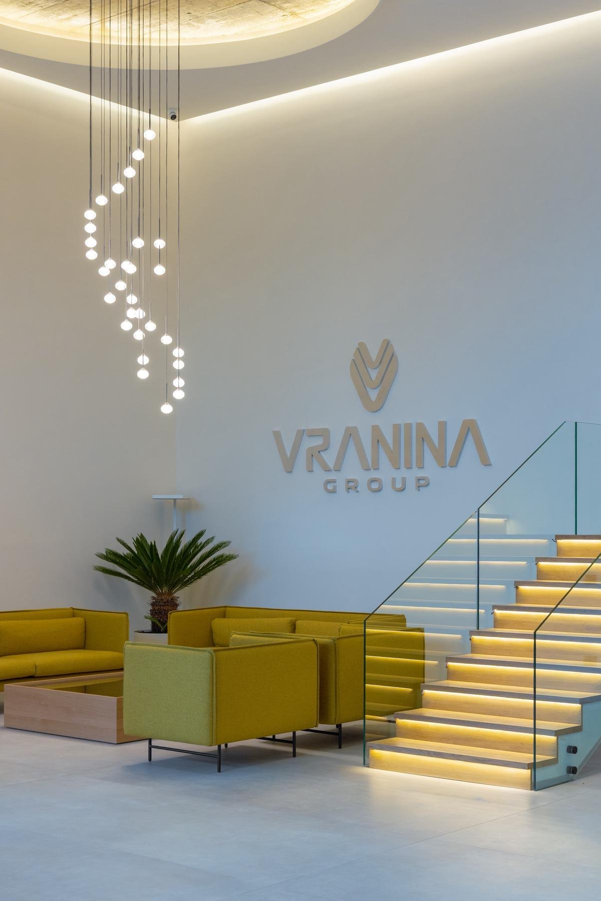 Pritje dhe showroom i Vranina Home
